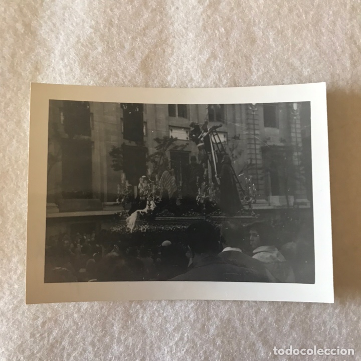 Fotografia antica: SEMANA SANTA SEVILLA - ANTIGUA FOTOGRAF&Iacute;A MISTERIO CINCO LLAGAS - HDAD. DE LA TRINIDAD / A&Ntilde;O 1958