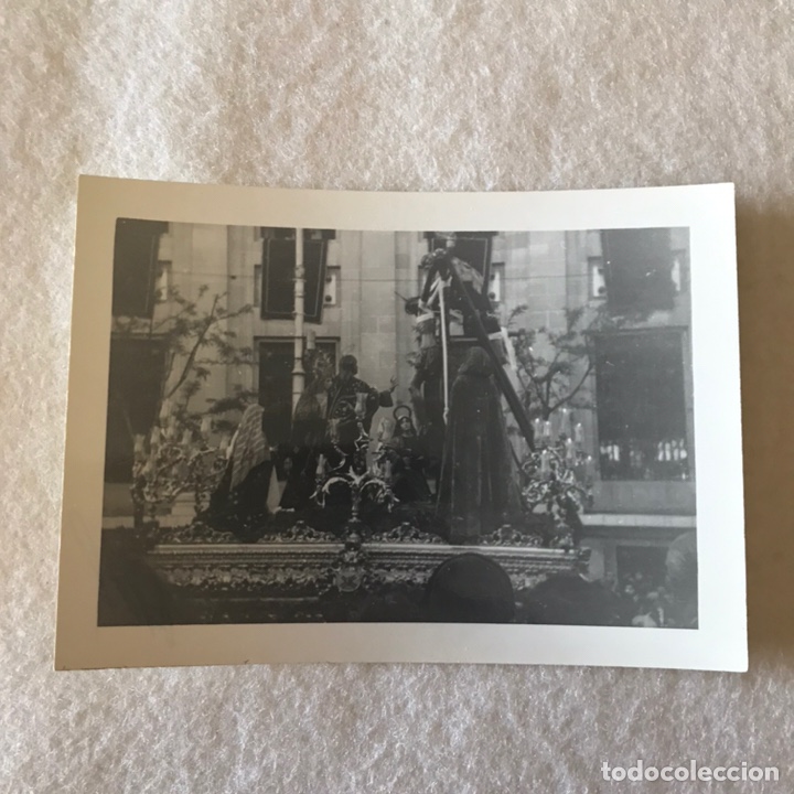 Fotograf&iacute;a antigua: SEMANA SANTA SEVILLA - ANTIGUA FOTOGRAF&Iacute;A MISTERIO CINCO LLAGAS - HDAD. DE LA TRINIDAD / A&Ntilde;O 1958