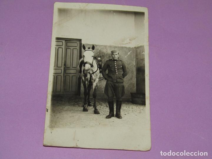 Photographie ancienne: Antigua Fotograf&iacute;a de Militar con su Caballo en Campamento Madrid del A&ntilde;o 1925