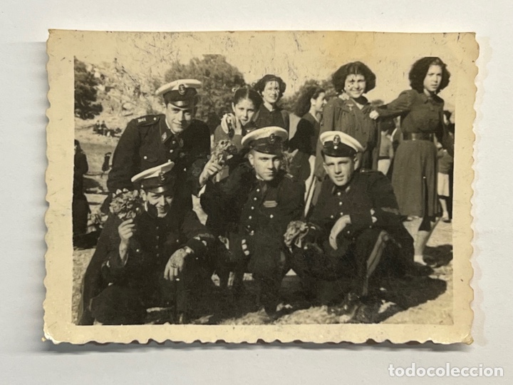 Alte Fotografie: CARTAGENA Y EL EJ&Eacute;RCITO.. Cabo de la Armada&hellip; Estudios Arte (h.1960?)