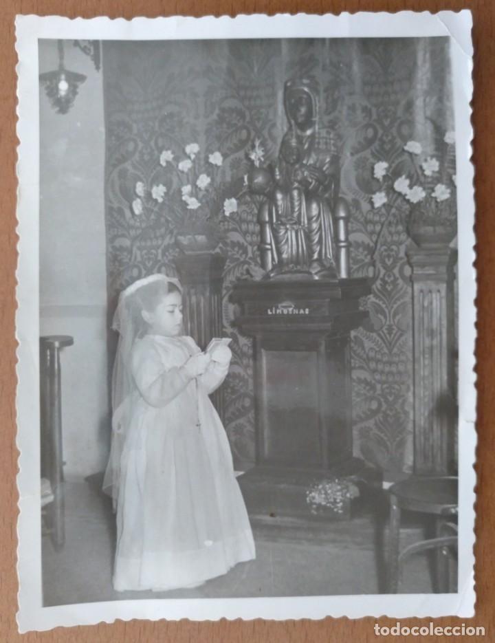 Photographie ancienne: FOTO NI&Ntilde;A PRIMERA COMUNION LUNES DE PASCUA VIRGEN DE MONTSERRAT