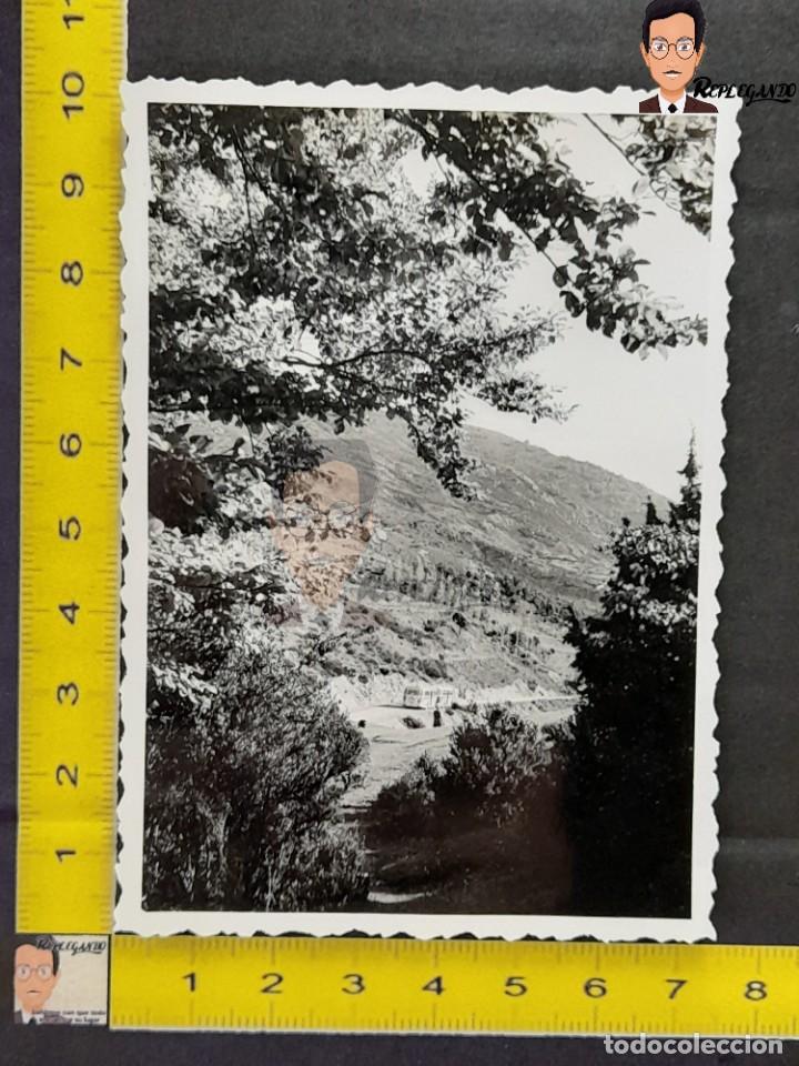 Alte Fotografie: AUTOBUS AL SANATORI DEL MONTSENY DE EL BRULL / FOTO ANTIGUA A&Ntilde;OS 50 / CATALUNYA PAISAJE