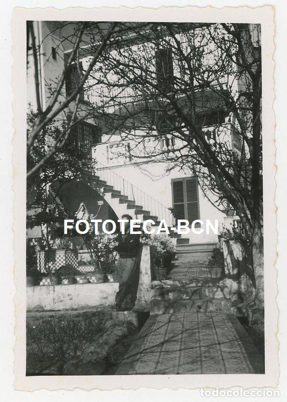 Alte Fotografie: FOTO ORIGINAL CALDETES CALDES D'ESTRAC PATIO INTERIOR DE UNA CASA A&Ntilde;OS 40