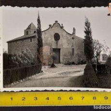 Fotografía antigua: ERMITA DE BELLVITGE EN L'HOSPITALET DE LLOBREGAT / FOTO ANTIGUA BARCELONA / CATALUNYA AÑOS 50. Lote 358333235