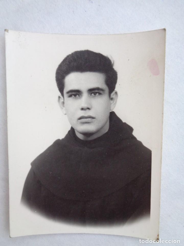 Fotografia antiga: BONITA FOTO DE ESTUDIO DE JOVEN RELIGIOSO, MONJE . MARCILLA, 1962