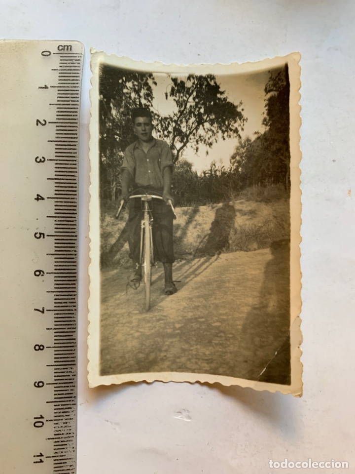 Fotografia antica: FOTO. MUCHACHO CON SU BICICLETA. FOT&Oacute;GRAFO?.