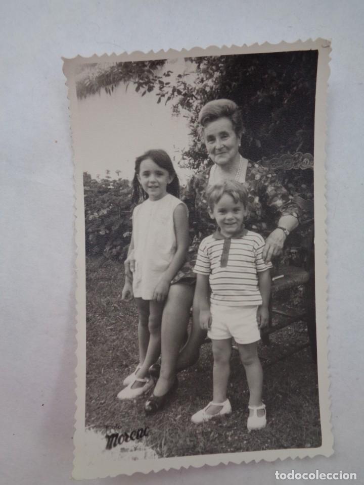 Photographie ancienne: BONITA FOTO DE SE&Ntilde;ORA CON NI&Ntilde;OS. DE MORENO , MAR DEL PLATA 1970