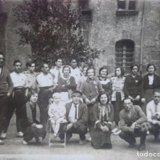 Fotografía antigua: FOTO DE GRUPO EN EL MONASTERIO DE MONTSERRAT (BARCELONA) 1932