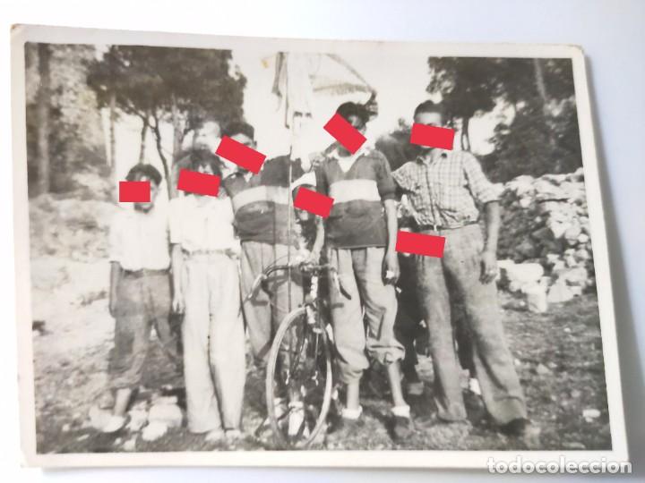 Photographie ancienne: Antigua fotograf&iacute;a. A&ntilde;os 40/50. Ciclista.