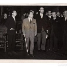 Fotografía antigua: EL PRESIDENTE DE FILIPINAS,QUIRINO VISITA EL MUSEO DEL PRADO. MADRID 1951. 18X12.