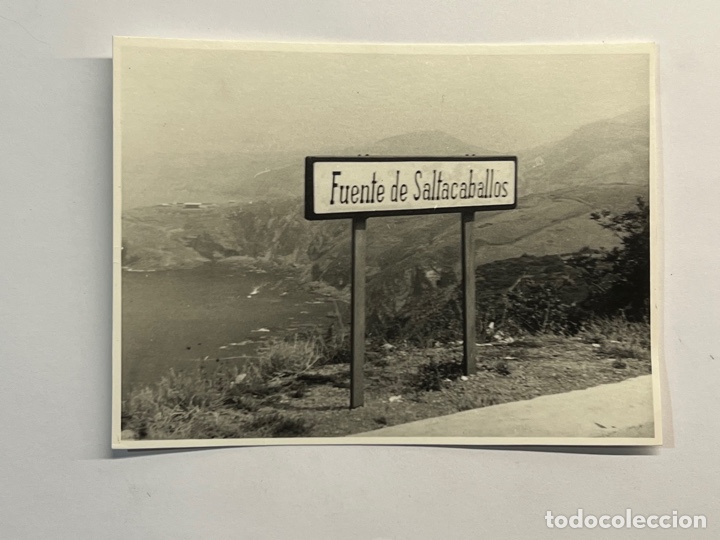 Fotograf&iacute;a antigua: FUENTE DE SALTACABALLOS, Castro Urdiales (Cantabria) Fotograf&iacute;a Se&ntilde;al de llegada (h.1960?)