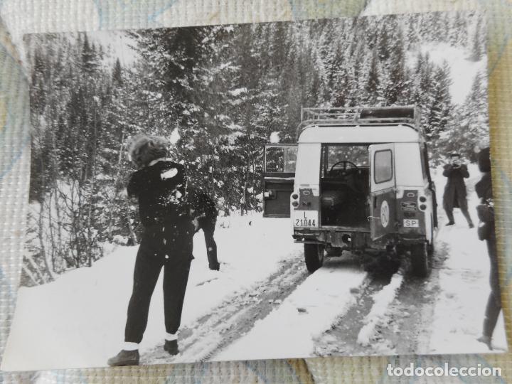 Fotograf&iacute;a antigua: ANTIGUA FOTOGRAFIA LAND ROVER PUERTO BONAIGUA LERIDA 1964