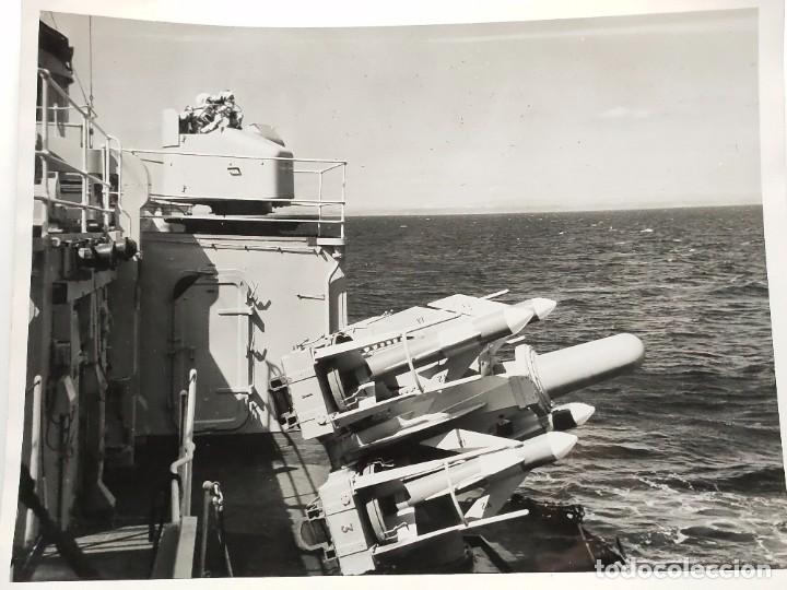 Photographie ancienne: Antigua fotograf&iacute;a. Sistema seacat. Misil de corto alcance instalado en un barco. A&ntilde;os 60.