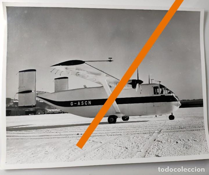 Fotografia antica: Antigua fotograf&iacute;a. Avi&oacute;n short skyvan. Primer vuelo prototipo carguero . A&ntilde;os 60.