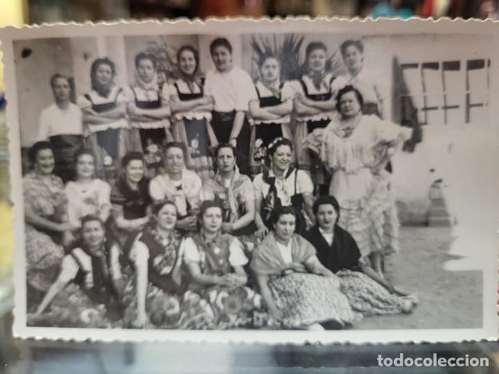 Antique Photography: ANTIGUA FOTOGRAFIA GRUPO MUJERES FOLCLORE TRAJES REGIONALES VALENCIA ?