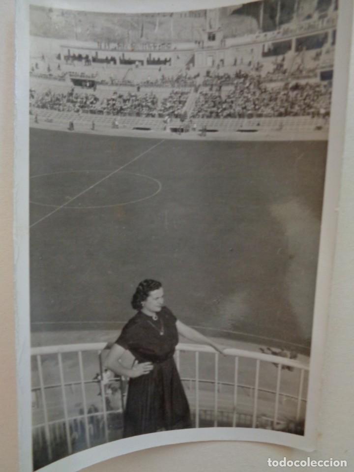 Photographie ancienne: FOTO DE MUJER EN UN CAMPO DE FUTBOL