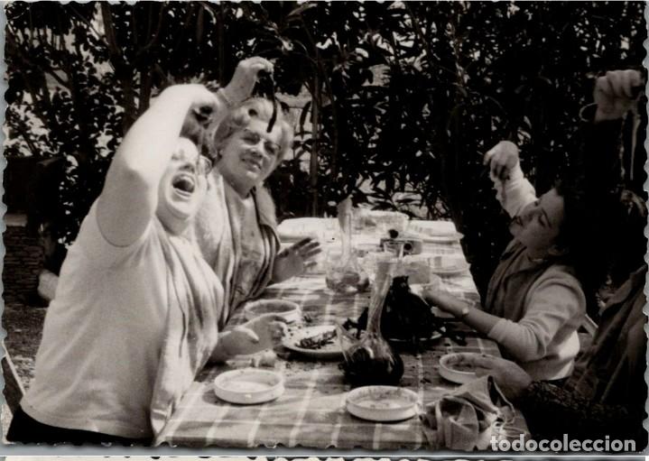 Fotograf&iacute;a antigua: Disfrutando la Cal&ccedil;otada - Antigua Fotograf&iacute;a - 105x74mm.
