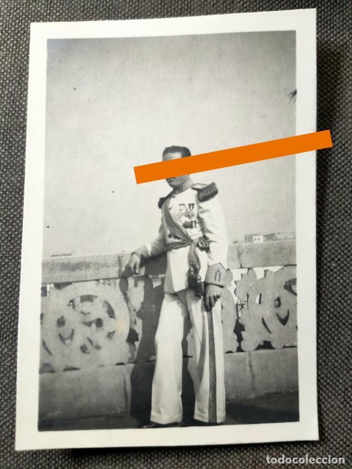 Photographie ancienne: Antigua fotograf&iacute;a. militar espa&ntilde;ol condecorado. A&ntilde;os 40.
