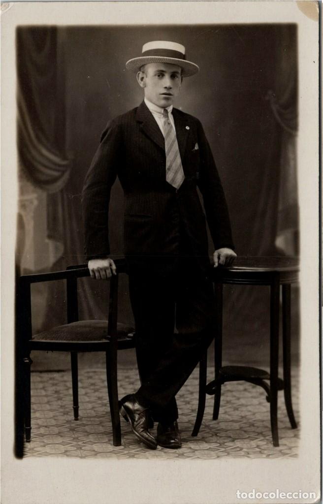 Fotograf&iacute;a antigua: Muchacho Elegante - Antigua Fotograf&iacute;a sin fechar ni ubicar - 140x88mm