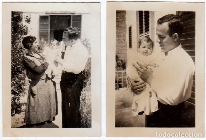 Fotografia antica: Lote dos fotos. Padres con su beb&eacute; en brazos. A&ntilde;os 20-30. aa
