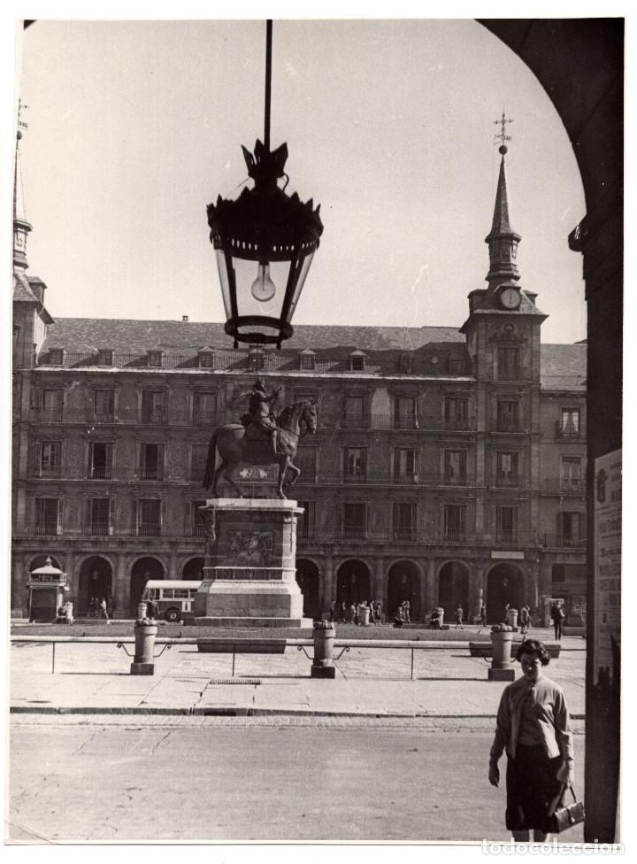 Alte Fotografie: MADRID.- ESTATUA DE FELIPE III EN LA PLAZA MAYOR. 23X17.