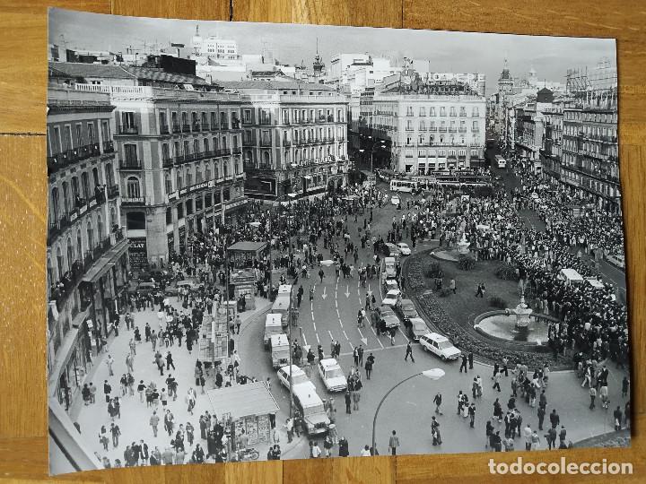 Fotografia antica: FOTOGRAFIA ACCIDENTE EN EL METROPOLITANO DE MADRID AL COLISIONAR 2 CONVOYES EN INTERIOR TUNEL 1978