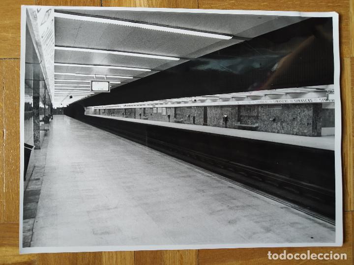 Fotograf&iacute;a antigua: FOTOGRAFIA ANDEN DE LA ESTACION DE SIMANCAS DEL METROPOLITANO DE MADRID. METRO