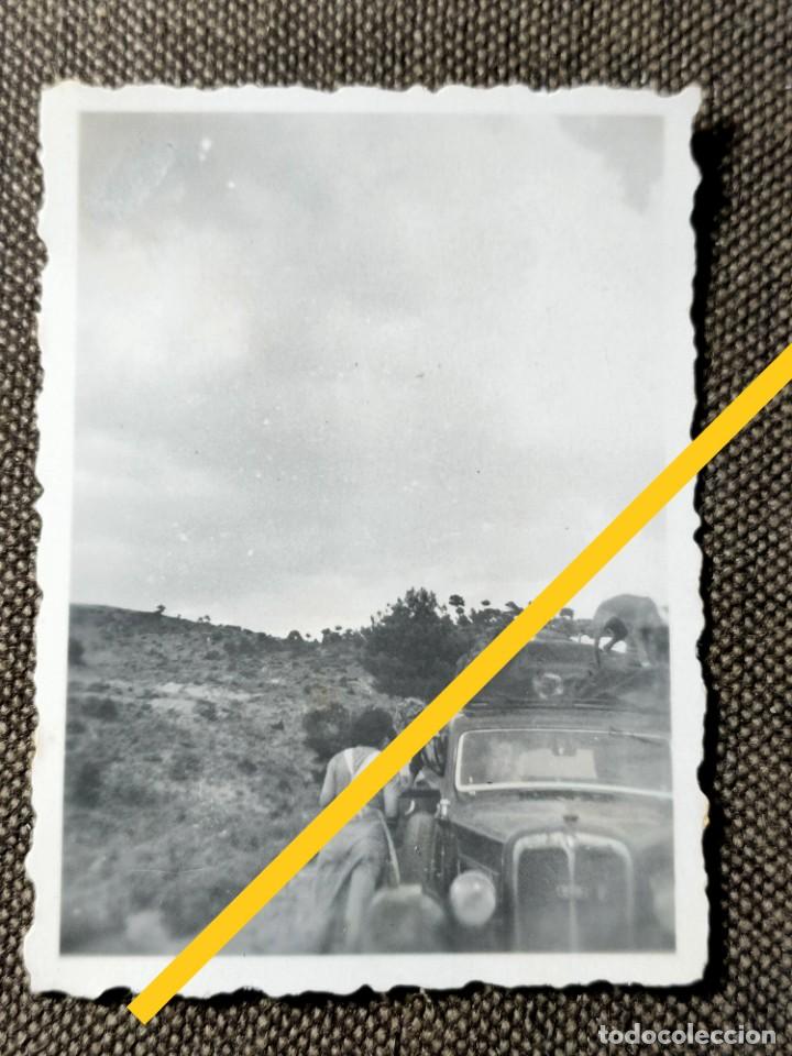 Antique Photography: Antigua fotograf&iacute;a. En el autom&oacute;vil. A&ntilde;os 40