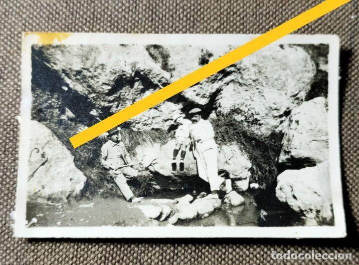 Fotograf&iacute;a antigua: Antigua fotograf&iacute;a. D&iacute;a en el campo. A&ntilde;os 20/30