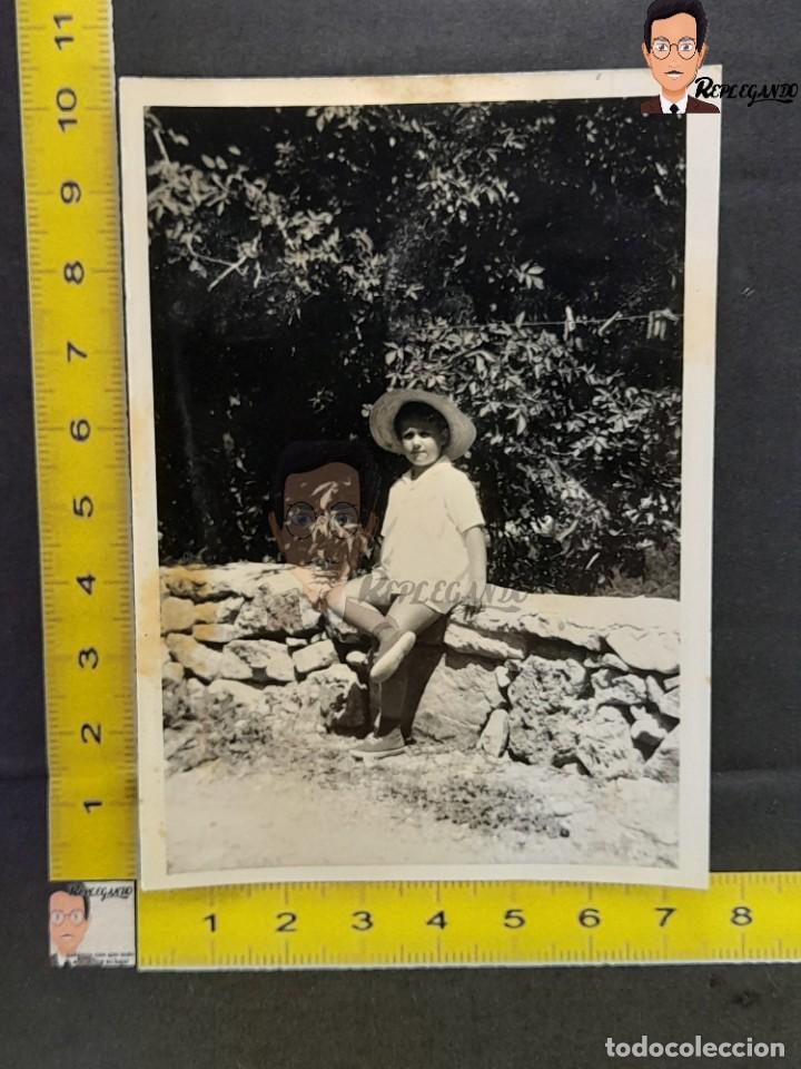 Antique Photography: NI&Ntilde;O CON SOMBRERO PAJA / PONDEROSA / VILLAFRANCA DEL PENED&Eacute;S / FOTO ANTIGUA EN BLANCO Y NEGRO 1964