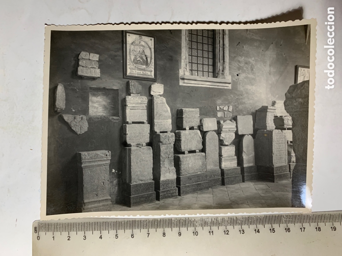 Fotograf&iacute;a antigua: FOTO. L&Aacute;PIDAS E INSCRIPCIONES ROMANAS. MUSEO DE VALENCIA. FOT&Oacute;GRAFO?.