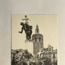 Fotografía antigua: LAS FALLAS Y VALENCIA. FOTOGRAFÍA FALLA PLAZA DE ZARAGOZA. CALLEJEANDO LA CIUDAD (H.1960?). Lote 366170201