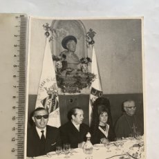 Fotografía antigua: FOTO. FESTIVIDAD DE SAN VICENTE FERRER. COMIDA LOCAL SOCIAL. ENGUIDANOS, FOT. VALENCIA.30 ABRIL 1962. Lote 366253231