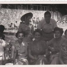Fotografía antigua: AIGUAFREDA - PISCINES - AGOST 1953 - ANTIGUA FOTOGRAFÍA - 118X86MM. Lote 368374431