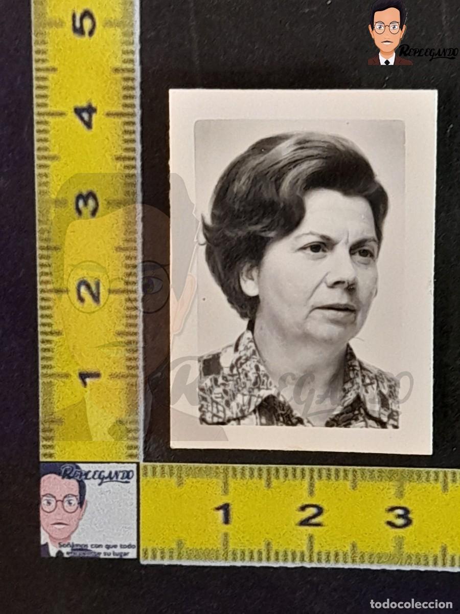 Alte Fotografie: FOTOMATON - MUJER SE&Ntilde;ORA - FOTO ANTIGUA DE CARNET EN BLANCO Y NEGRO - PHOTOMATON A&Ntilde;OS 60/70