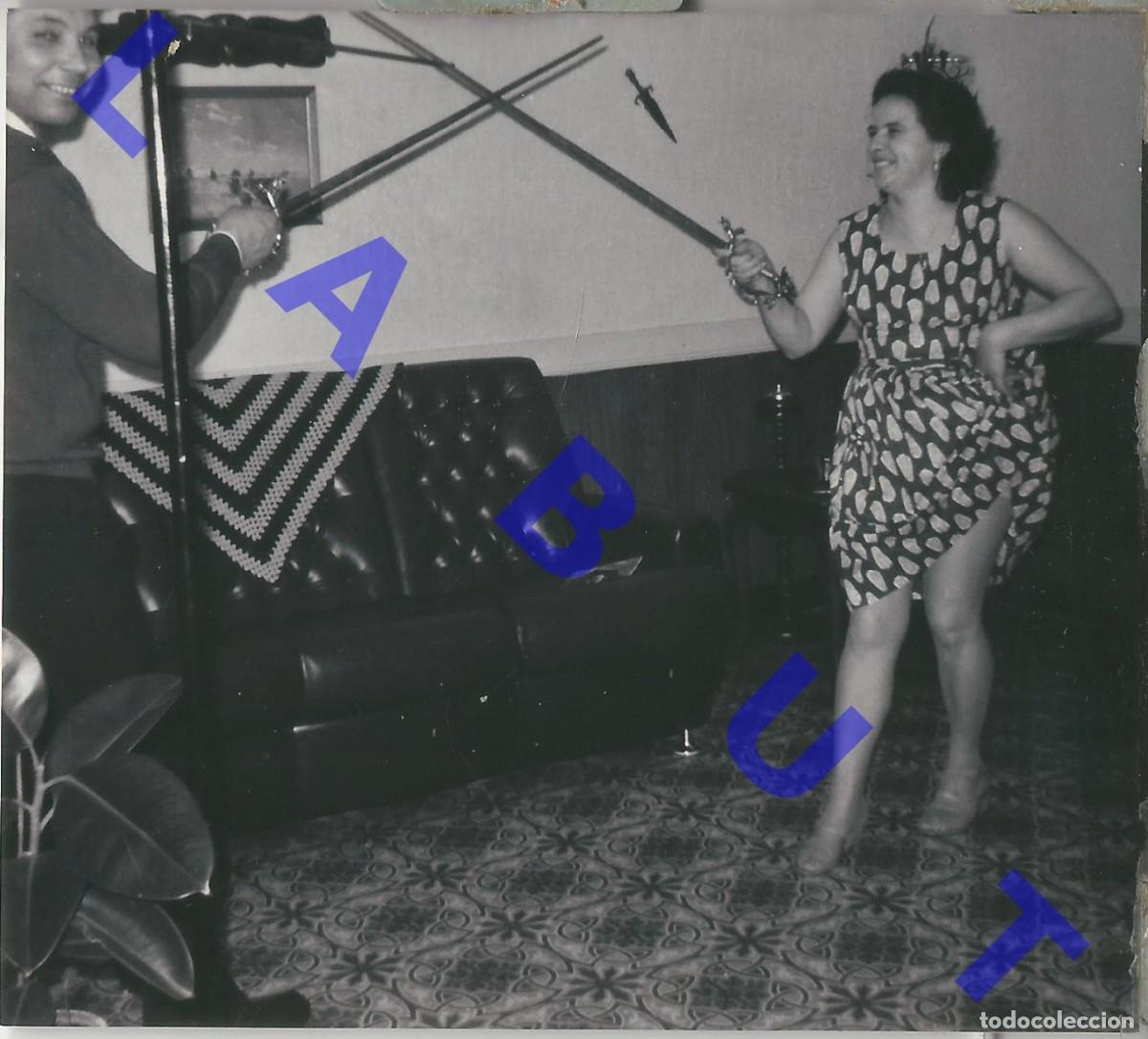 Fotograf&iacute;a antigua: ESGRIMA IMPROVISADA FAMILIA ANDALUZA COSTUMBRISTA AGFA FOTOGRAFIA 11X10 H94