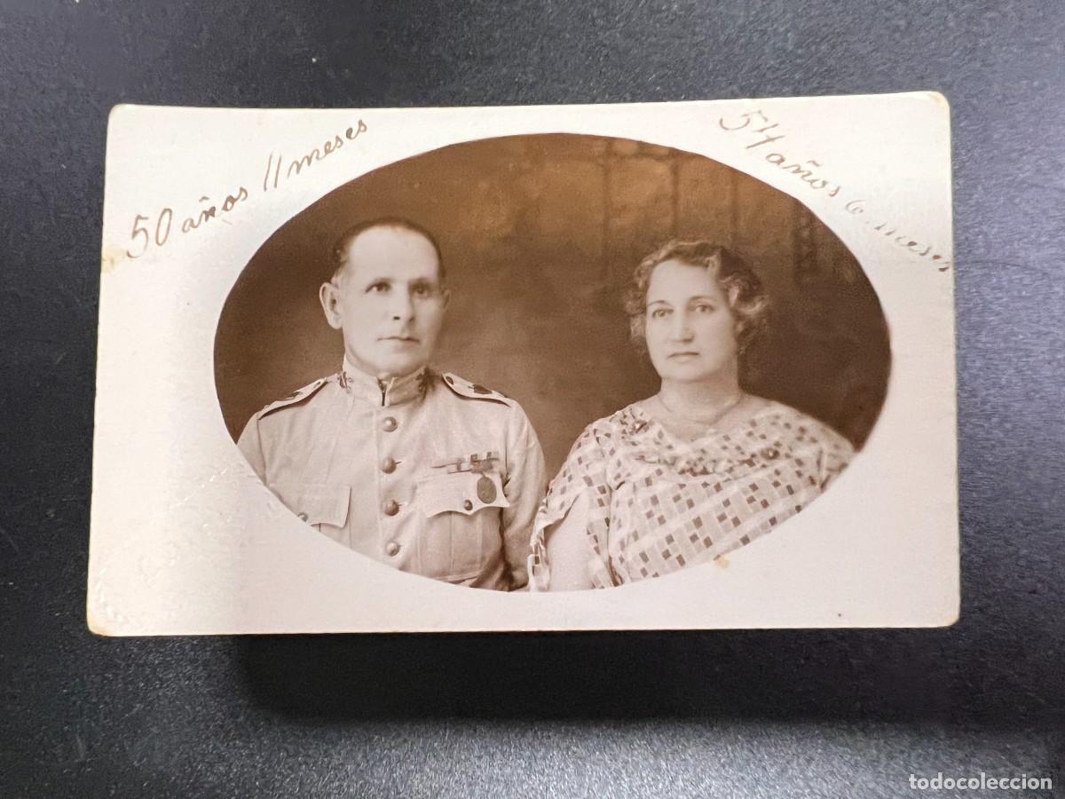 Antique Photography: FOTOGRAF&Iacute;A MILITAR CUBANO Y SU ESPOSA. MEDIDAS APROX.: 13.5 X 8.5 CM