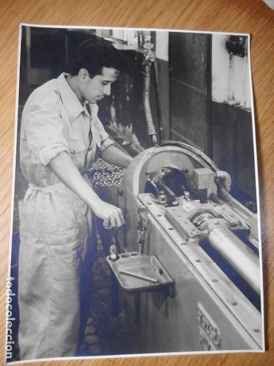 Alte Fotografie: ANTIGUA FOTORAFIA OBRERO OPERARARIO ANTONIO LUQUE. BROCHADORA FORST FOTO ARENAS SEVILLA