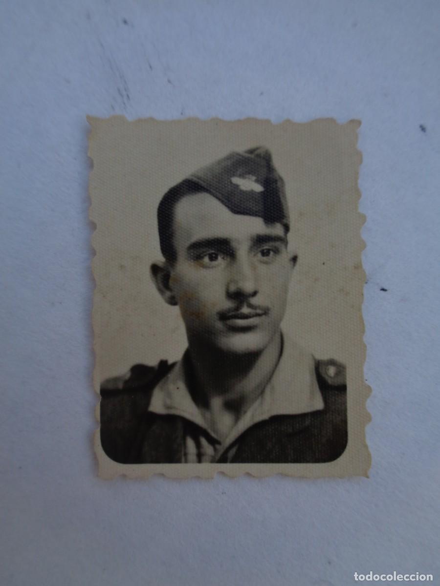 Fotograf&iacute;a antigua: AVIACION : FOTO DE CARNET DE MILITAR DEL EJERCITO DEL AIRE CON GORRILLO DE BORLA