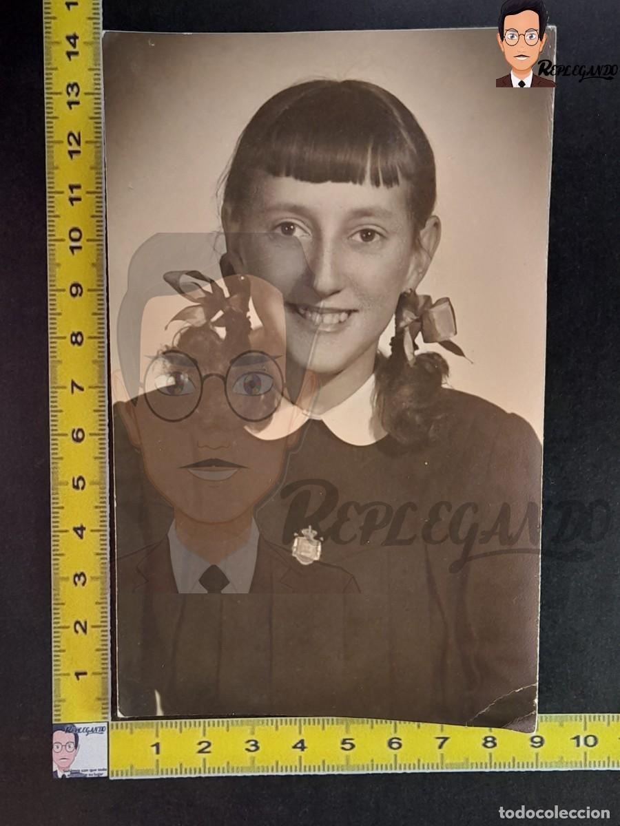 Fotograf&iacute;a antigua: RETRATO SIMP&Aacute;TICA NI&Ntilde;A CON COLETAS Y LAZOS - FOTO ANTIGUA DE ESTUDIO A&Ntilde;O 1954 - INFANCIA ESPA&Ntilde;A