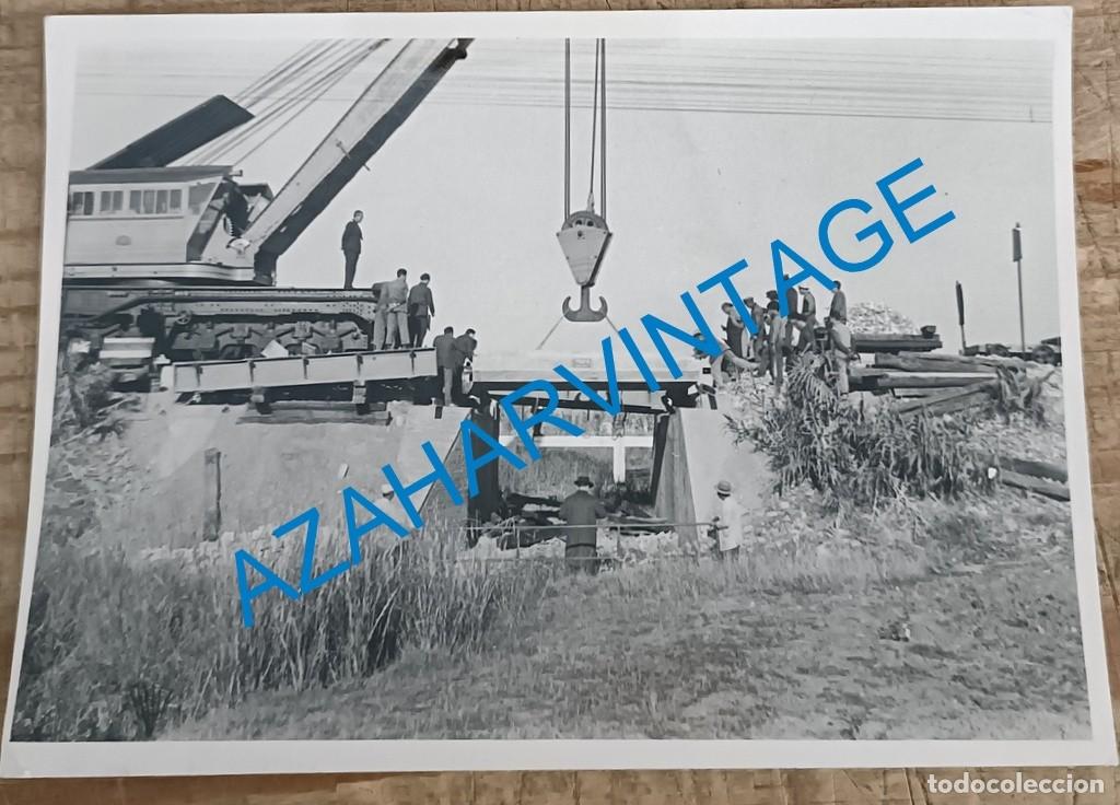 Fotograf&iacute;a antigua: ANTIGUA FOTOGRAFIA, TRABAJOS DE MANTENIMIENTO LINEA FERROVIARIA, FERROCARRIL,102X72MM