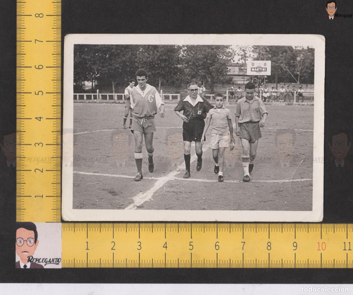 Antique Photography: PARTIDO FUTBOL EQUIPO GUINARD&Oacute; - &Aacute;RBITRO NI&Ntilde;O - FOTO A&Ntilde;O 1957 - CAMPO GUINARD&Oacute; SAN MART&Iacute;N MARTINI
