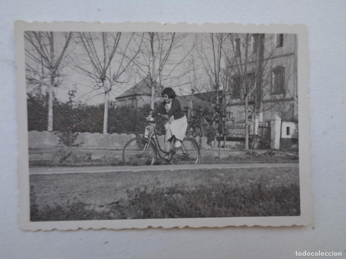 Fotografia antiga: FOTO DE NI&Ntilde;A EN BICICLETA