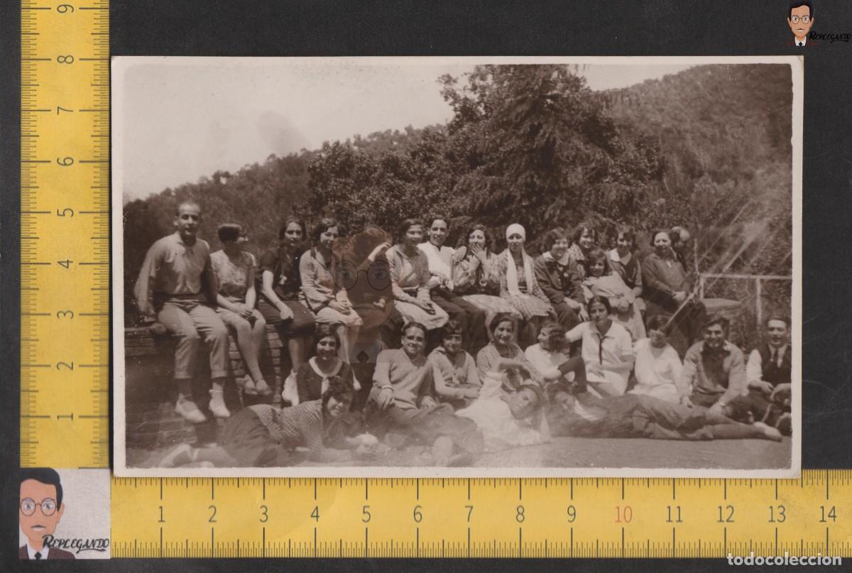 Alte Fotografie: GRUPO DE GENTE EXCURSI&Oacute;N ERMITA SANT MEDIR - FOTO POSTAL ANTIGUA A&Ntilde;O 1928 - SAN CUGAT VALL&Eacute;S