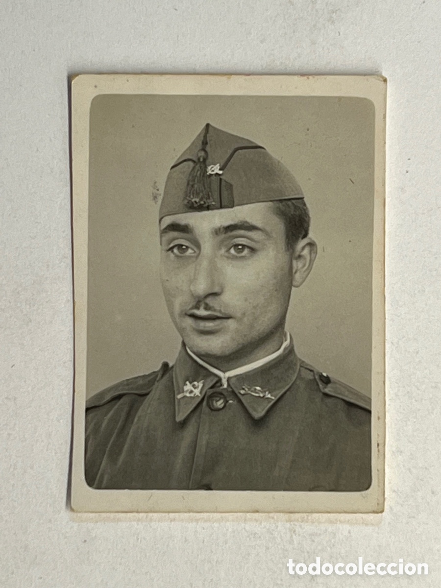 Photographie ancienne: FOTOMATON MILITAR.. El Cabo de Infanter&iacute;a On&eacute;simo (h.1945?) Med&iacute;das: 3 x 4,5 cm.,