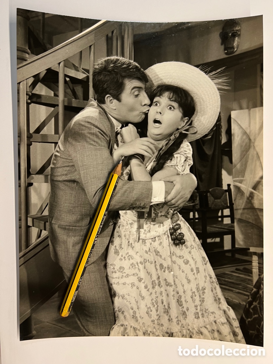 Fotograf&iacute;a antigua: MARUJITA DIAZ Y ANT&Ocirc;NIO PRIETO, en la pel&iacute;cula LA P&Eacute;RGOLA DE LAS FLORES (a.1965)