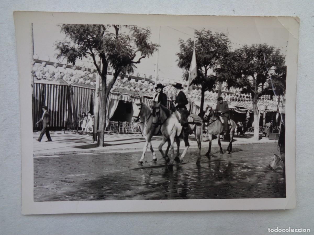 foto de feria : caballistas de ambos sexos a ca - Compra venta en  todocoleccion