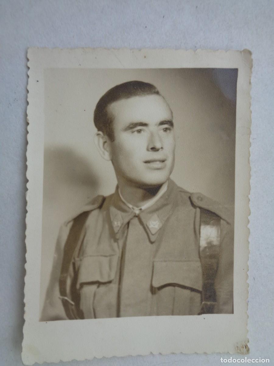 Alte Fotografie: FOTO DE ESTUDIO DE MILITAR DE INFANTERIA CON TRINCHAS, 1962