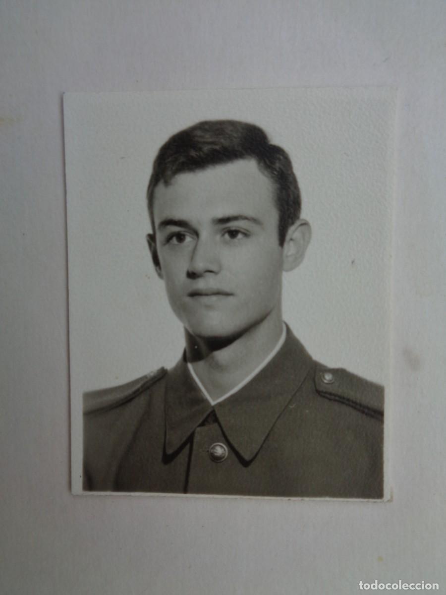 Fotografia antiga: FOTO DE CARNET DE MILITAR SIN EMBLEMAS EN LAS SOLAPAS