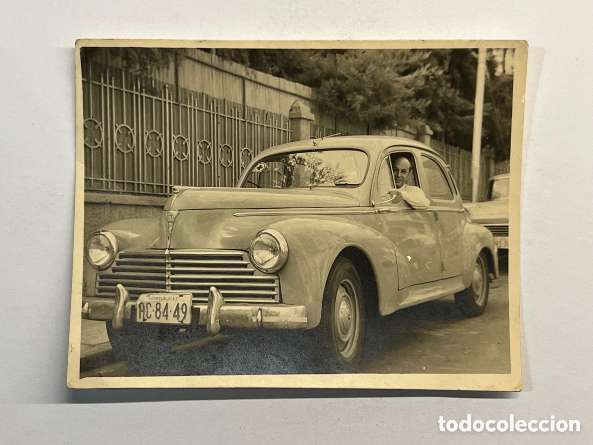 Fotograf&iacute;a antigua: AUTOS, COCHES cl&aacute;sicos&hellip; fotograf&iacute;a de un viejo Chevrolet ? Por las calles de Venezuela..(h.1960?)